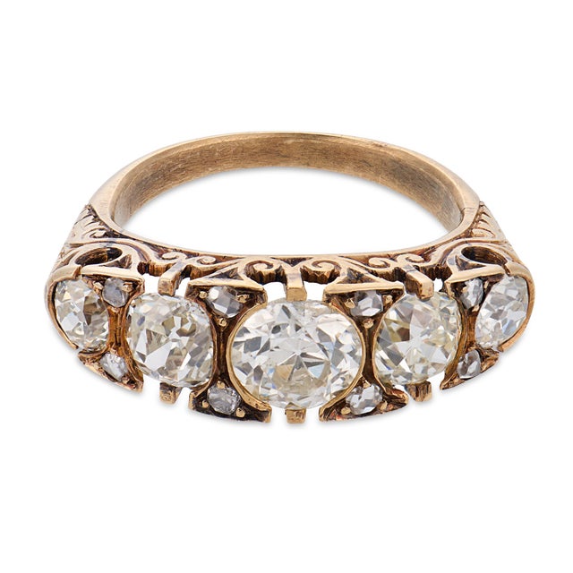 Traditional Early 20th Century Edwardian 5 Stone Old Cut Diamond 18k Yellow Gold Band, Size 6.5 For Sale - Image 3 of 7