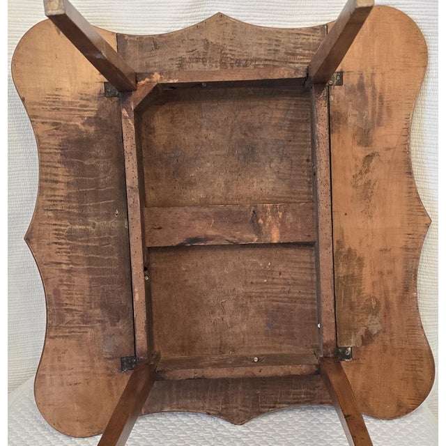 Wood Early 19th Century American Hepplewhite-Style Drop-Leaf Table For Sale - Image 7 of 7