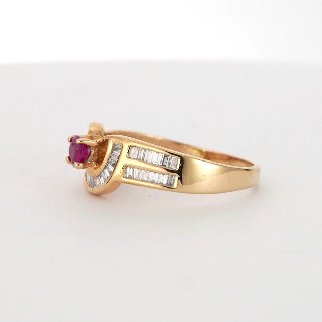 18k Yellow Gold Ring With 0.29ct Ruby & 0.31ct Diamond Accents For Sale - Image 10 of 18