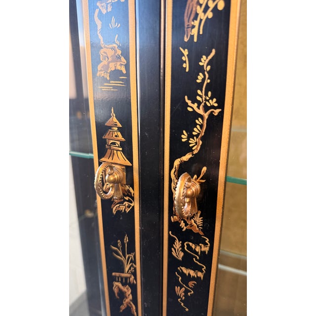 Drexel Heritage Chinoiserie Illuminated Curio Cabinet / Display Case With Gold Gilt Detailing For Sale - Image 9 of 15