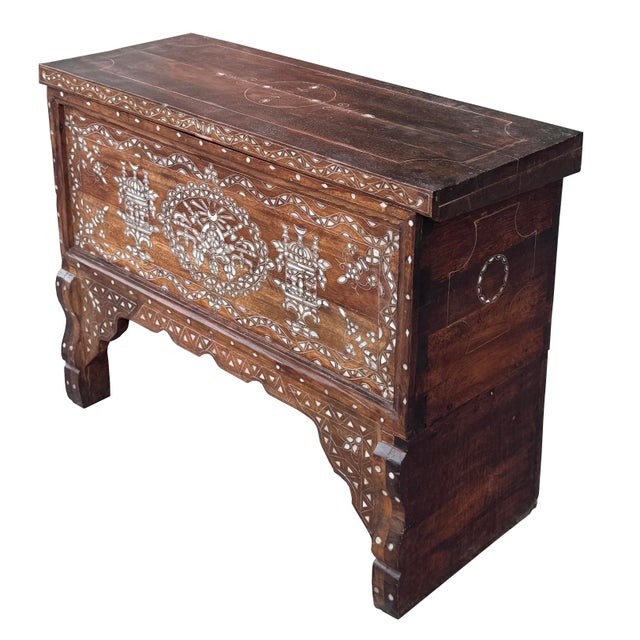 Moroccan Early 20th Century Mother of Pearl Inlaid Bridal Chest For Sale - Image 3 of 6