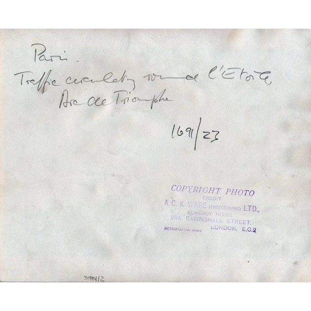 Paris, Traffic circulating round Place l´Etoile, Arc de Triomphe.