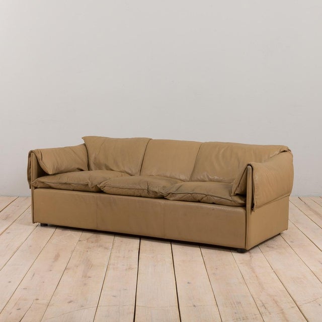 Niels Eilersen Vintage Three-Seater Lotus Sofa in Beige Buffalo Leather by N. Eilersen, 1970s For Sale - Image 4 of 15
