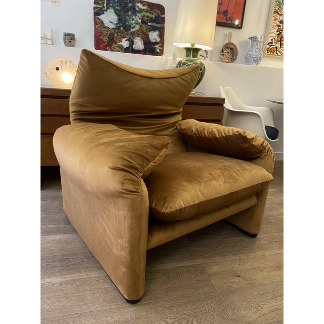 Copper Maralunga Armchair in Fabric by Vico Magistretti for Cassina, 1970s For Sale - Image 8 of 8