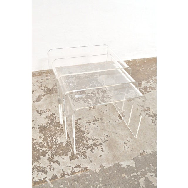 1970s Vintage Acrylic Glass Nesting Tables, 1970s, Set of 3 For Sale - Image 5 of 9