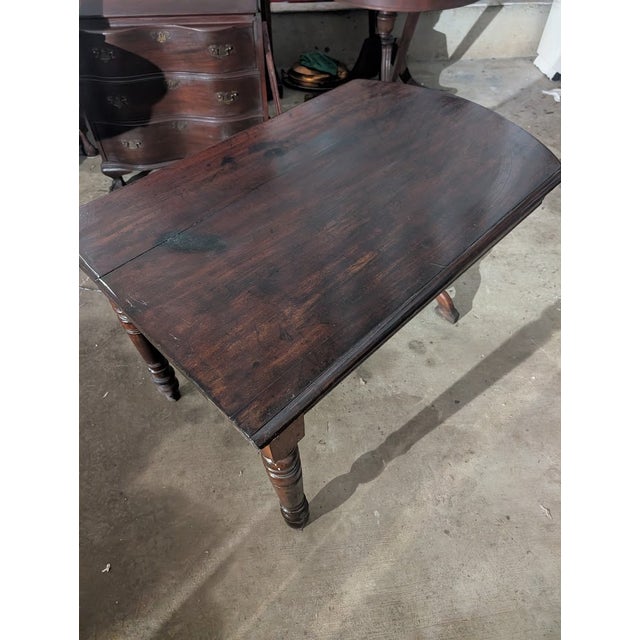 Georgian-Style Mahogany Tripod Pedestal Table For Sale - Image 4 of 15