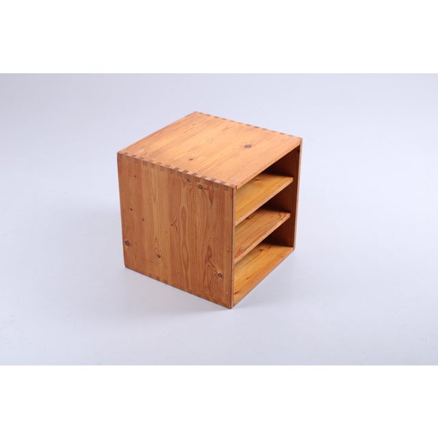 Mid-Century Modern Square Record Cabinet in Pinewood attributed to Ate Van Apeldoorn for Houtwerk Hattem, 1960s For Sale - Image 3 of 10
