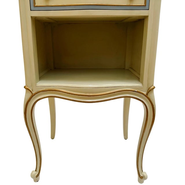 Mid-20th Century Drexel Touraine French Provincial Louis XV Style Crème Peinte Nightstands - A Pair For Sale - Image 12 of 18