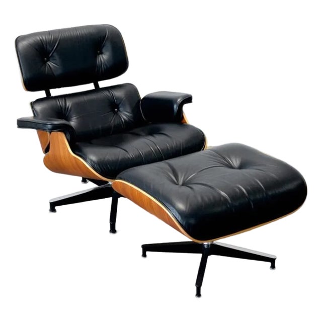 Eames Lounge Chair and Ottoman Model 670 & 671 in Walnut & Black Leather For Sale