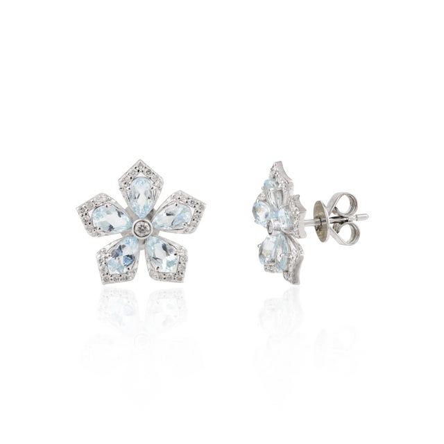 Modern 1.65ct Aquamarine Floral Art Deco Cluster Earrings for Her in 18k Gold- 2 Pieces For Sale - Image 3 of 10