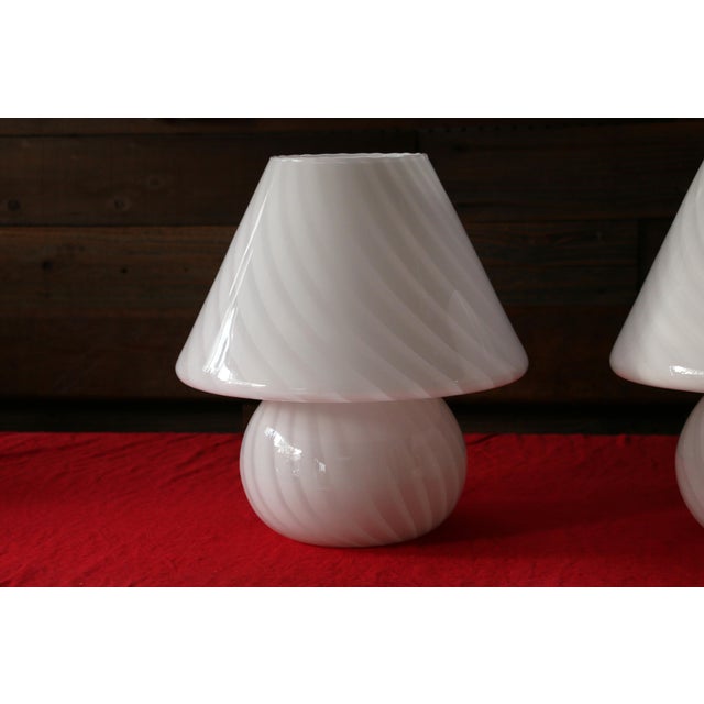 Mid-Century Modern Vintage Pair of Murano Glass “Mushroom” Swirl Table Lamps – Italy, 1970s For Sale - Image 3 of 18