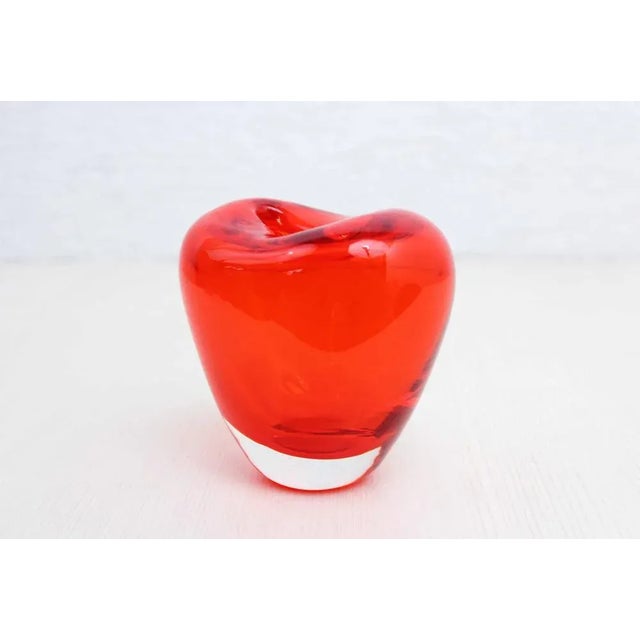 Beautiful vase in international design glass. we find different models of vintage vase in the shape of a heart. most were...