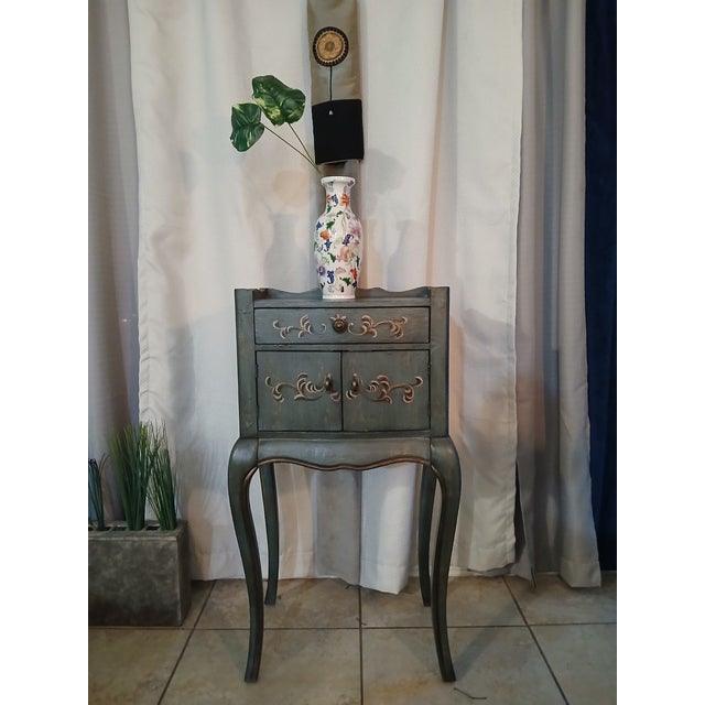 This exceptional piece represents a dialogue between the past and the present. "Intervention: Bleu/Cerulean & Gold" is a...