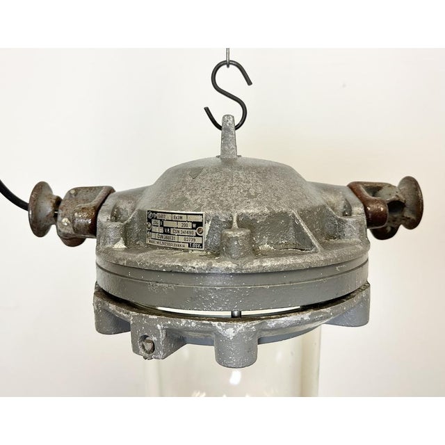 Industrial Dark Grey Cast Aluminium Explosion Proof Lamp from Elektrosvit, 1970s For Sale - Image 3 of 18