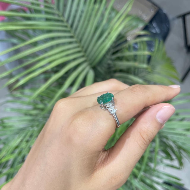 Emerald Modern Mid Century Style 2.54 Ct Oval Emerald & Marquise Diamond Ring in 925 Silver Size 7.5 For Sale - Image 8 of 14