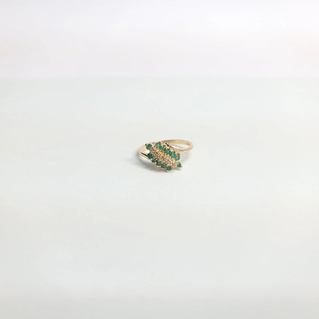 Emerald & Diamond Diagonal Row Ring .50cttw 14k Yellow Gold, Size 9 For Sale - Image 4 of 5