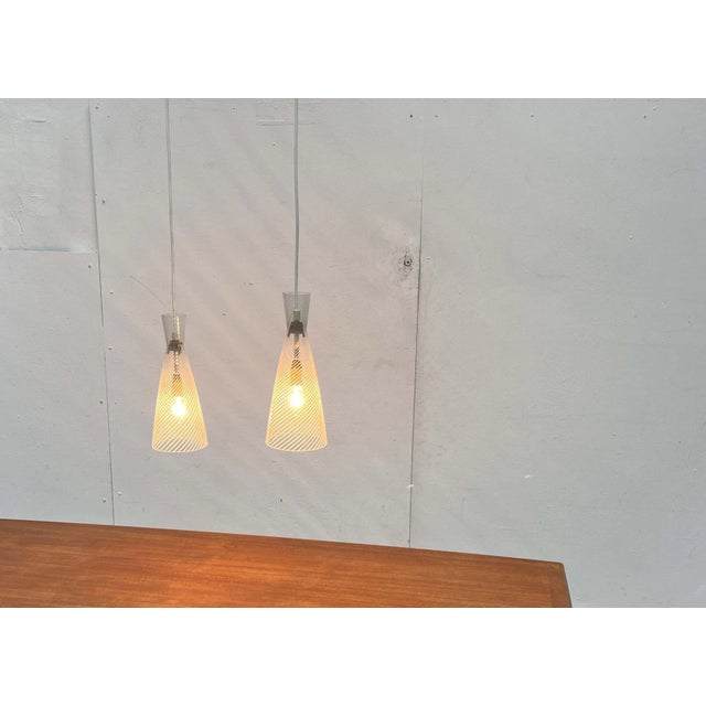 Metal Mid-Century Modern Swirl Glass Pendant Lamps by Aloys Ferdinand Gangkofner for Peill & Putzler, 1950s, Set of 2 For Sale - Image 7 of 18