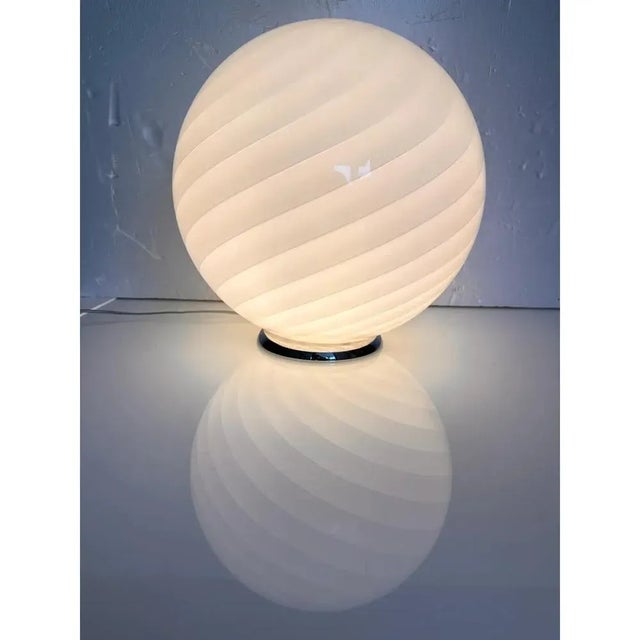 Pink Swirl and Milky-White Sphere Murano Glass Table Lamp by Simoeng For Sale - Image 6 of 10