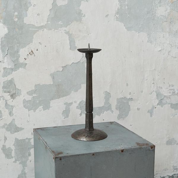 Art Deco Candlegolder in Hand Hammered Metal, 1930s For Sale - Image 3 of 10