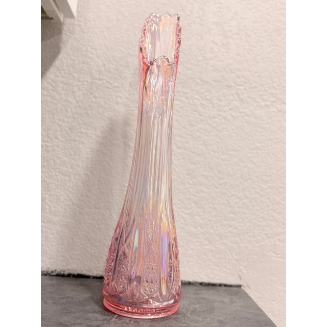 1960s l.e. Smith Pink Iridescent Carnival Glass Swung Vase, "Diamond Butt" Pattern. Approx 17.5” Tall For Sale - Image 12 of 12