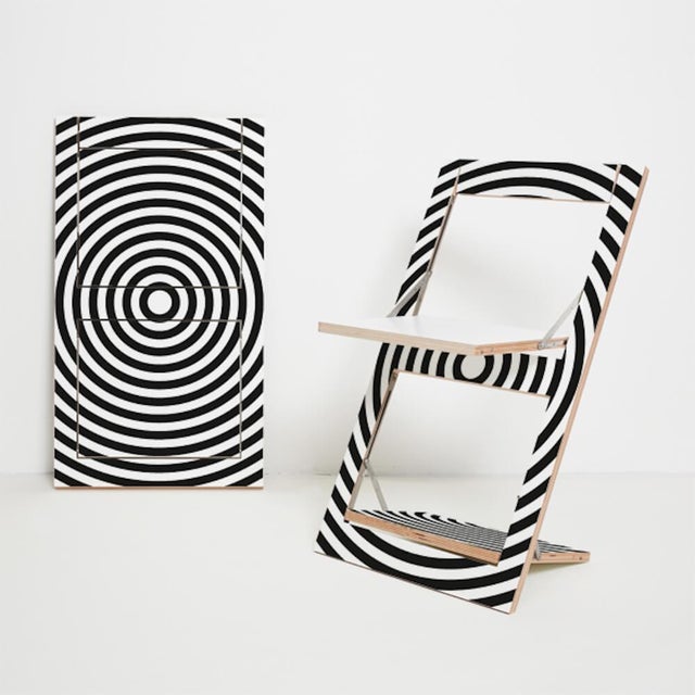 Fläpps Folding Chair – Op Art Circle from Ambivalenz For Sale - Image 4 of 4