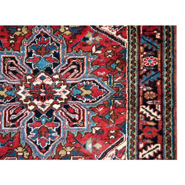 Early 20th Century Persian Heriz Rug For Sale - Image 10 of 15