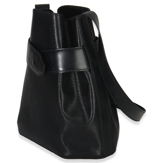 Item #: 152559 Interior Material: Microfiber Dimensions: 10.25 x 11.25 x 5.5 in Handbag Closure Type: Open Top;Snap Strap...