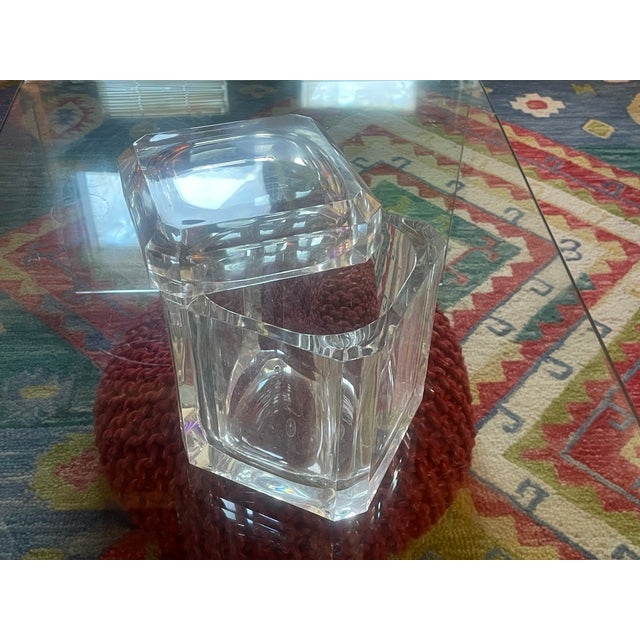 1970s 1970s Alessandro Albrizzi Faceted Lucite Ice Bucket With Rotating Lid For Sale - Image 5 of 8
