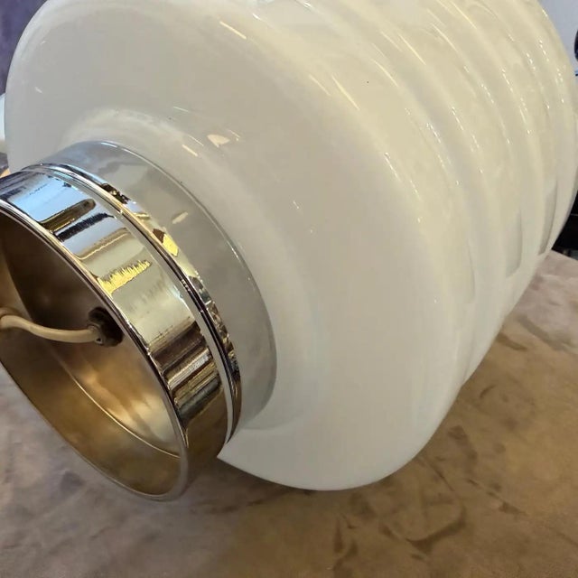 1990s Space Age Chromed Metal and White Glass Italian Round Table Lamp For Sale - Image 9 of 15