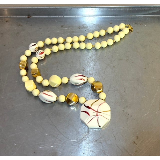 1950s Komatsu 1960s Mod White Bead Necklace For Sale - Image 5 of 6