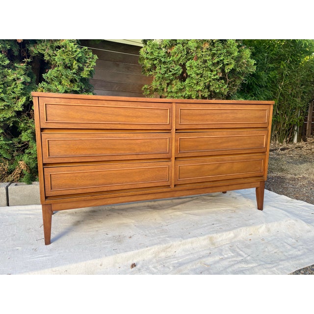 Vintage Mid-Century Modern lowboy dresser by Dixie Furniture Co., matching the 5-drawer highboy from the same suite....