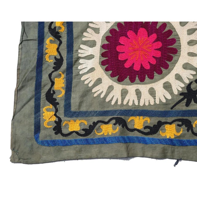 1960s Vintage Suzani Textile | Suzani Embroidery | Green Suzani Wall Hanging For Sale In Los Angeles - Image 6 of 7