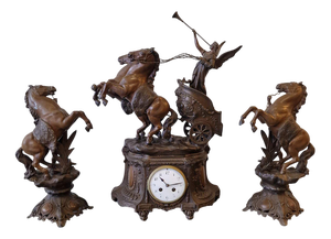Clock with Horse Figures, Set of 3