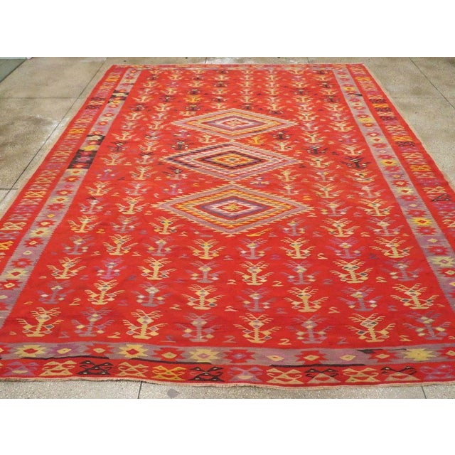 Mid 20th Century Galerie Shabab Collection Mid-20th Century Handmade Turkish Flatweave Kilim Large Room Size Carpet For Sale - Image 5 of 10