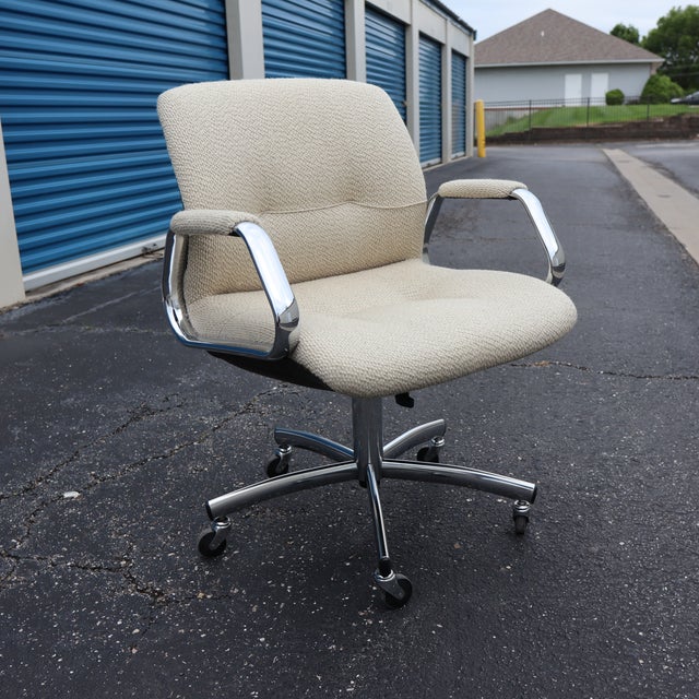 Vintage 1988 Steelcase 454 311 Postmodern Executive Swivel Chair Bouclé Oatmeal For Sale - Image 13 of 13