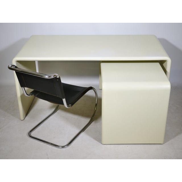 Space Age Nesting Desk in Fiberglass, 1970s, Set of 2 For Sale - Image 12 of 13