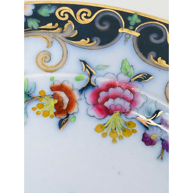 Minton C.1845 to 1850. Minton Flow Blue Imari Polychrome Lunch Plates Set of 4 For Sale - Image 4 of 12