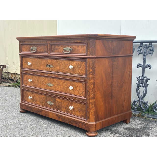 Traditional Walnut Chest of Five Drawers For Sale - Image 3 of 18