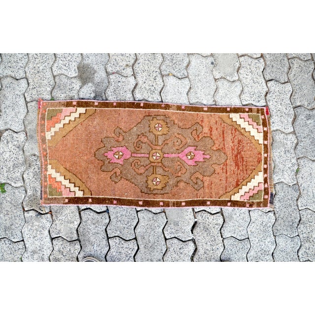 Vintage Mid Century Turkish Rug For Sale - Image 6 of 6