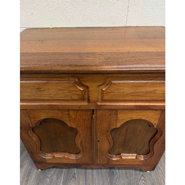 Antique Victorian French Provincial Louis XV Walnut Bedside Commode Cabinet For Sale - Image 4 of 10