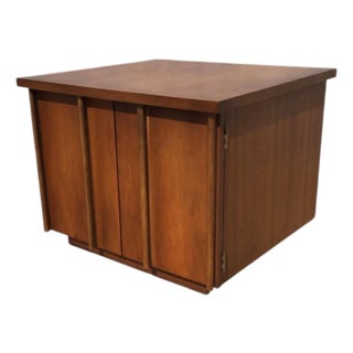 Mid-Century Modern Walnut Square Side Table by Lane Furniture, 1965 For Sale