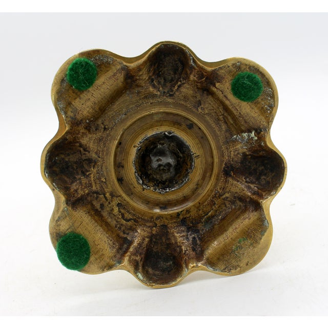 Circa 1740-60 English George II Period Brass Candlestick For Sale - Image 4 of 4