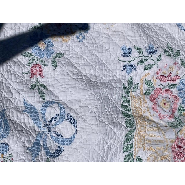 Traditional Vtg Handquilted and Embroidered Quilt with Flower Design For Sale - Image 3 of 4