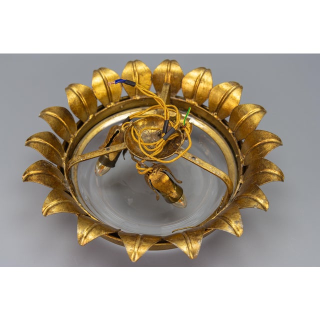 Gilt Metal and Clear Glass Sunburst Shaped Flush Mount or Wall Light, 1950s For Sale - Image 15 of 18