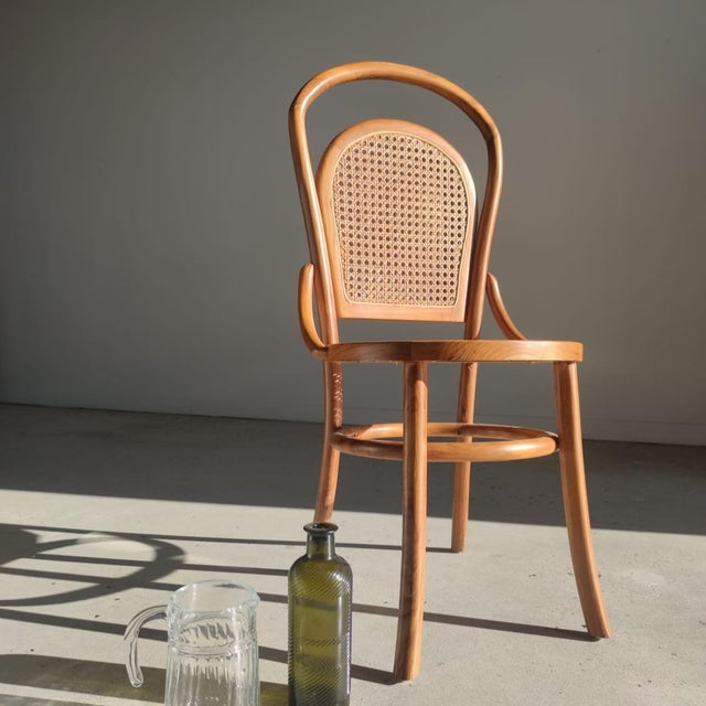 Natural wood cane chair. Total height: 98cm; seat height: 46cm; width: 42cm; backrest height: 54cm; backrest width: 44cm....