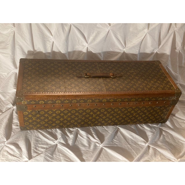 Louis Vuitton A Rare, Louis Vuitton Monogram Canvas Library Trunk 1911 Made for Britannica Encyclopaedia With Brass Hardware Louis Vuitton, Circa 1911 For Sale - Image 4 of 12