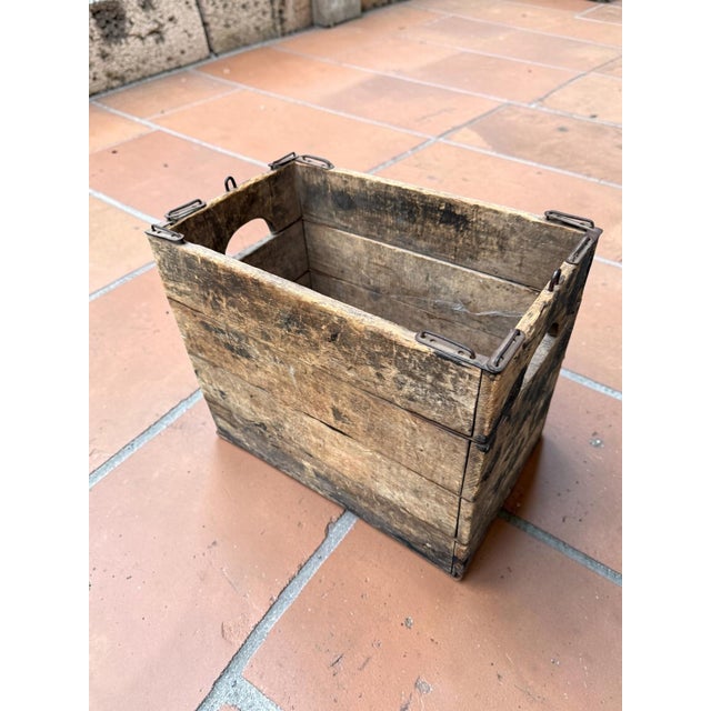 American Antique Hubbard's Wire Sewed Folding Box For Sale - Image 3 of 13