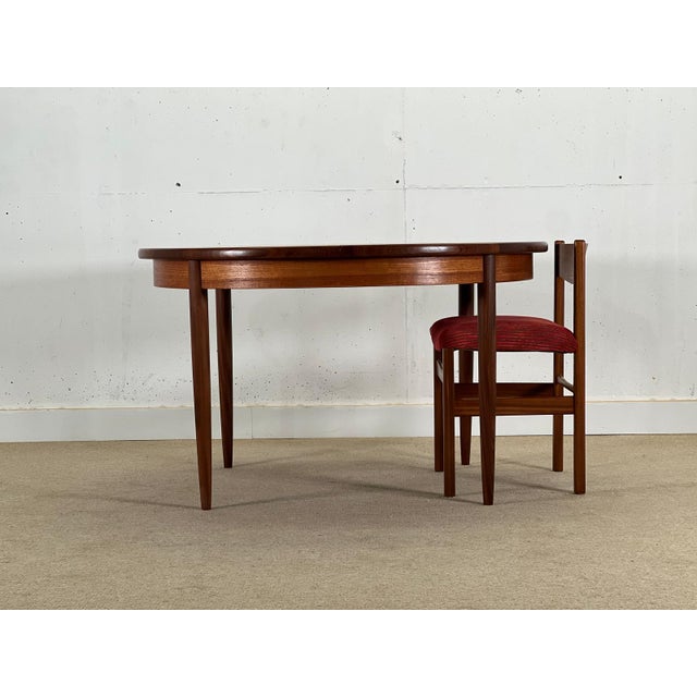 Brown Round Extendable Dining Table from G-Plan, 1960 For Sale - Image 8 of 13
