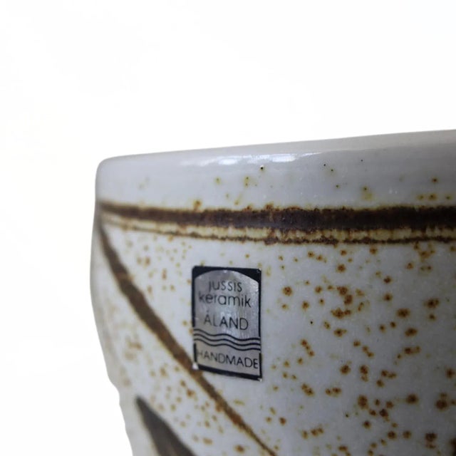 Vintage Handmade Ceramic bowl by Jussis Keramik Åland. Finland mid-century