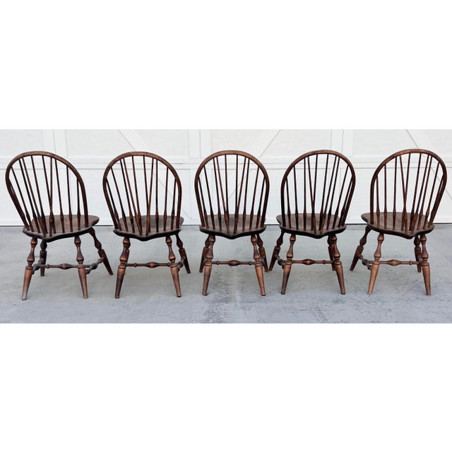 Beautiful, matching set of five (5) vintage braced bow-back Windsor dining side chairs by the renowned Habersham Furniture...